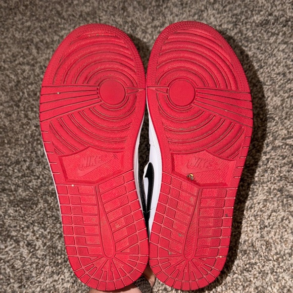 Nike Air Jordan 1 Low Men’s 7.5 Red Black White - Picture 10 of 13